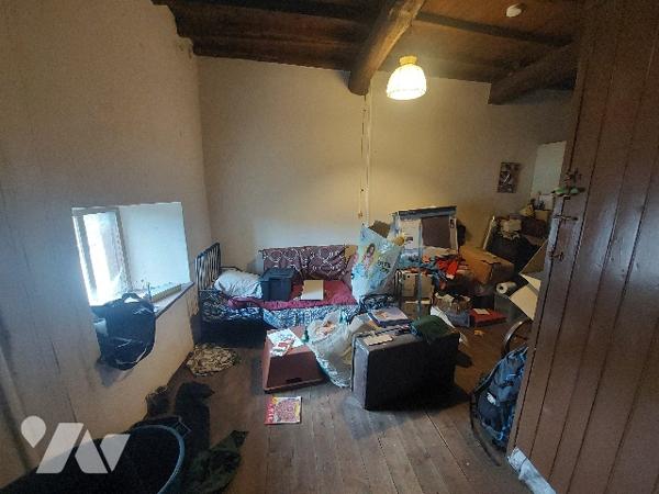 A dix minutes de ST GAUDENS, ensemble de deux maisons, dont l'une est à rénover entièrement.