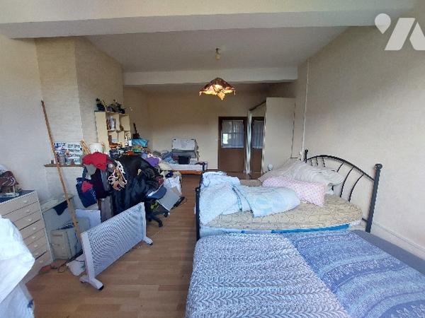 A dix minutes de ST GAUDENS, ensemble de deux maisons, dont l'une est à rénover entièrement.