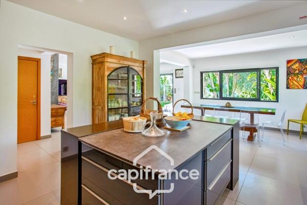 Dpt Corse (20), à vendre VENZOLASCA maison P9 de 265m2 avec piscine