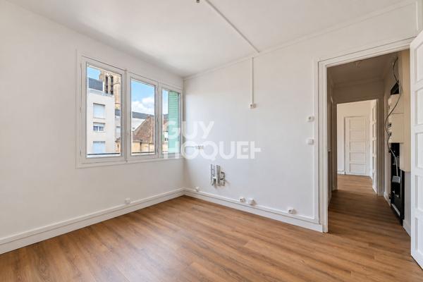 T2 rénové de 31 m² au dernier étage avec cave et box en centre-ville de Creil
