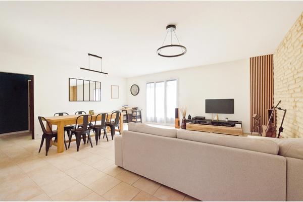 Maison à vendre 6 pièces SAINT GEORGES LES BAILLARGEAUX (86)