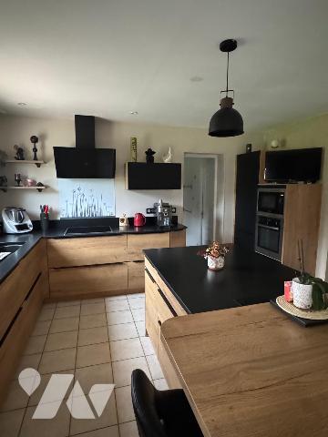 L'Etude de Maître Céline YVER-FOURQUEMIN, Notaire à ARGENTAN (Orne), vous propose :