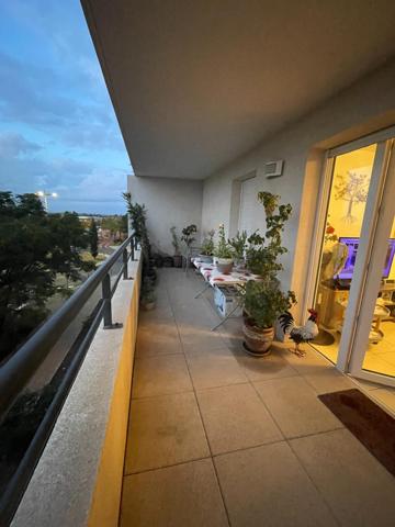 34300 AGDE PROCHE DE TOUS LESCOMMERCES 2 PIECES ETAT NEUF