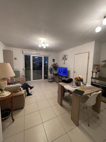 34300 AGDE PROCHE DE TOUS LESCOMMERCES 2 PIECES ETAT NEUF