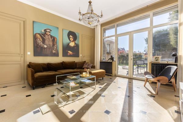 DEMEURE BOURGEOISE AU COEUR DE LA VILLE