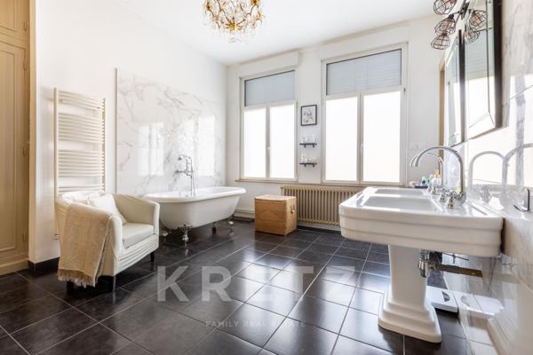 DEMEURE BOURGEOISE AU COEUR DE LA VILLE