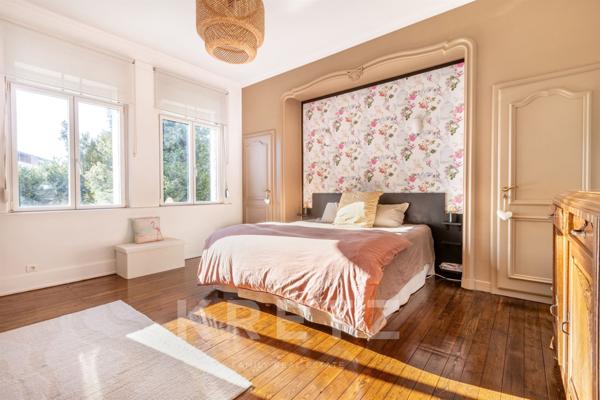 DEMEURE BOURGEOISE AU COEUR DE LA VILLE