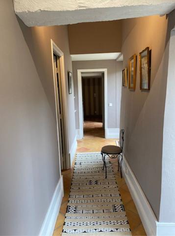 A VENDRE MAISON ANCIENNE DE PLUS DE 350m² avec maison d'amis, dépendances, piscine et plus d'1hectare de terrain.