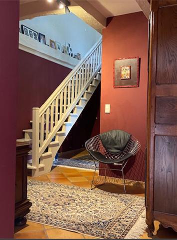 A VENDRE MAISON ANCIENNE DE PLUS DE 350m² avec maison d'amis, dépendances, piscine et plus d'1hectare de terrain.