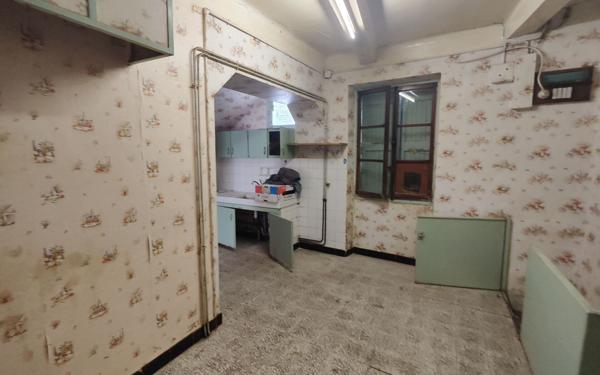 Maison à vendre    7 pièces •  Clamensane