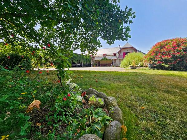 Dpt Hautes Pyrénées (65), à vendre MOMERES maison avec chambres d'hôtes P14 de 453 m² - Terrain de 3 744,00 m²