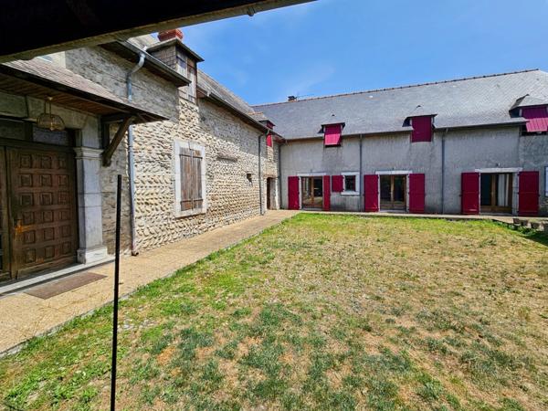 Dpt Hautes Pyrénées (65), à vendre MOMERES maison avec chambres d'hôtes P14 de 453 m² - Terrain de 3 744,00 m²