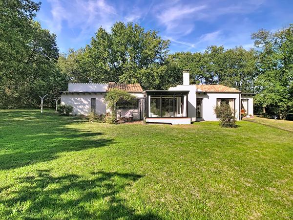 Maison plain pied sur Eaunes 6 pièce(s) 136 m2 cadre exceptionnel !