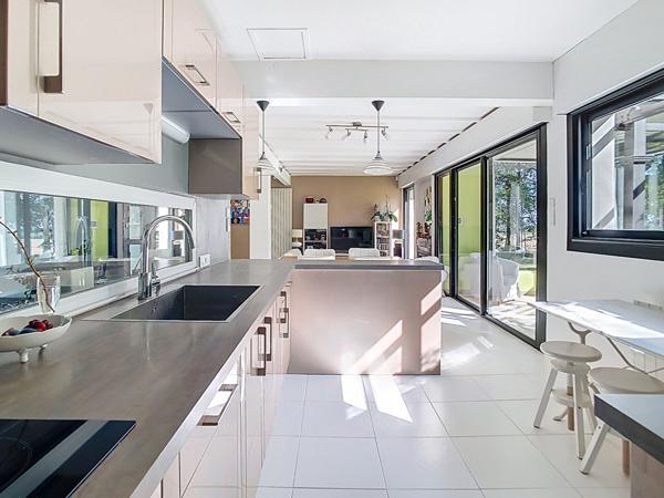 Maison plain pied sur Eaunes 6 pièce(s) 136 m2 cadre exceptionnel !