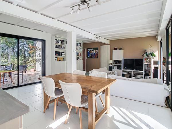 Maison plain pied sur Eaunes 6 pièce(s) 136 m2 cadre exceptionnel !