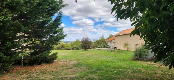 ITEUIL - LONGERE - 6 CHAMBRES - TERRAIN - GITE