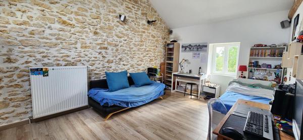 ITEUIL - LONGERE - 6 CHAMBRES - TERRAIN - GITE