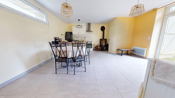 ITEUIL - LONGERE - 6 CHAMBRES - TERRAIN - GITE