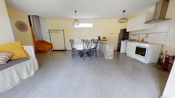 ITEUIL - LONGERE - 6 CHAMBRES - TERRAIN - GITE