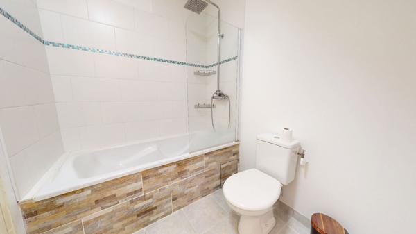 ITEUIL - LONGERE - 6 CHAMBRES - TERRAIN - GITE