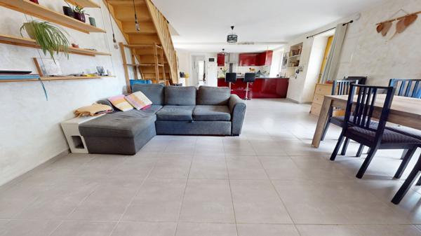 ITEUIL - LONGERE - 6 CHAMBRES - TERRAIN - GITE