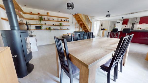 ITEUIL - LONGERE - 6 CHAMBRES - TERRAIN - GITE