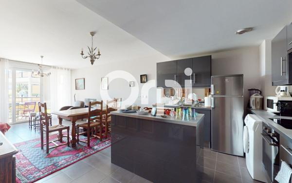 Appartement à vendre    2 pièces • 52 m2 Bron