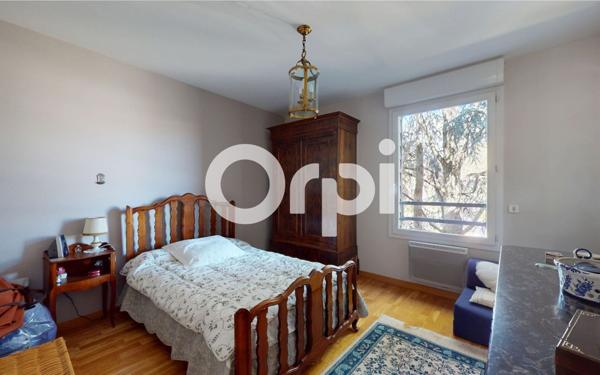 Appartement à vendre    2 pièces • 52 m2 Bron