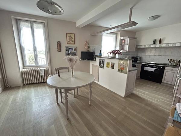 maison de ville avec grande dépendance