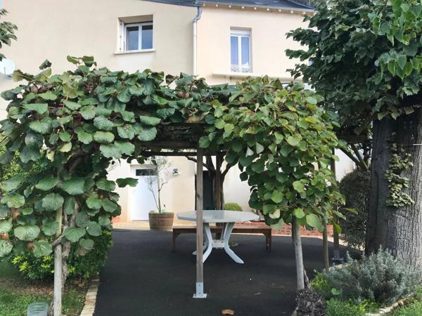 maison de ville avec grande dépendance