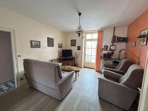 maison de ville avec grande dépendance