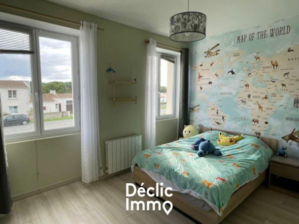 Vente maison rénovée Ferrieres, 192m² 6 pièces 498 750€ avec piscine