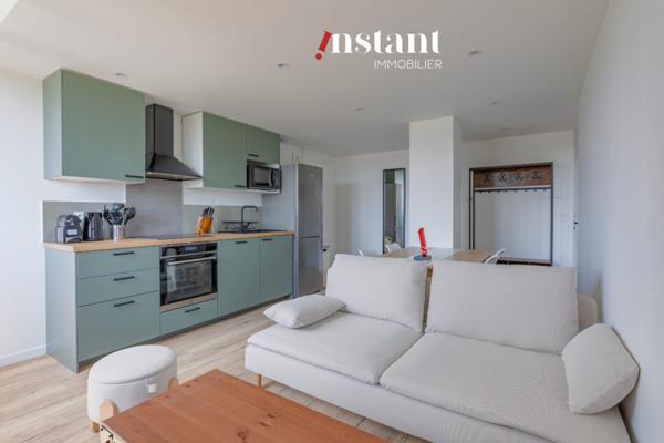 Chambre en colocation dans T5 BRON CENTRE