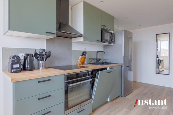Chambre en colocation dans T5 BRON CENTRE