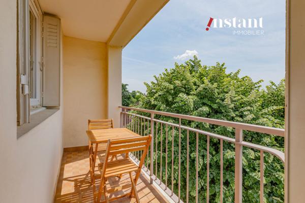 Chambre en colocation dans T5 BRON CENTRE