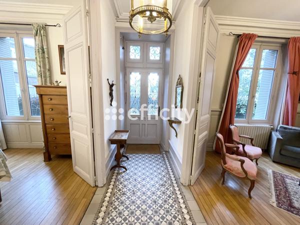 Maison 11 pièces - 255 m²