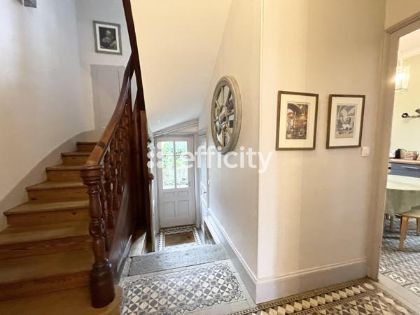 Maison 11 pièces - 255 m²