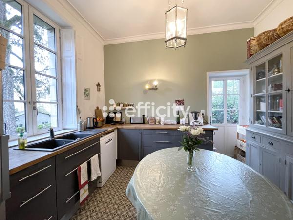 Maison 11 pièces - 255 m²