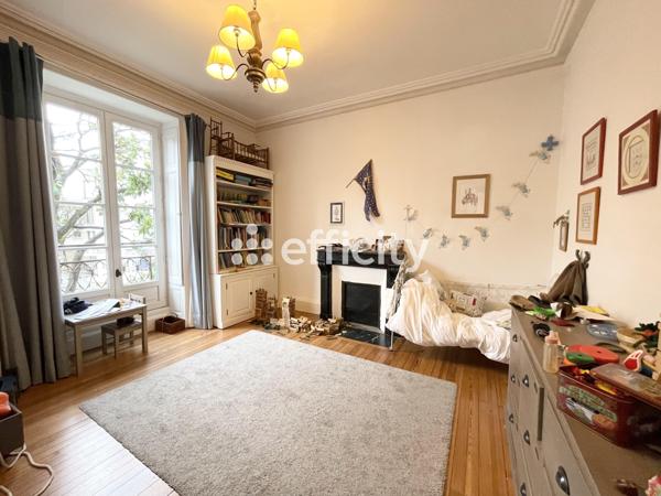 Maison 11 pièces - 255 m²