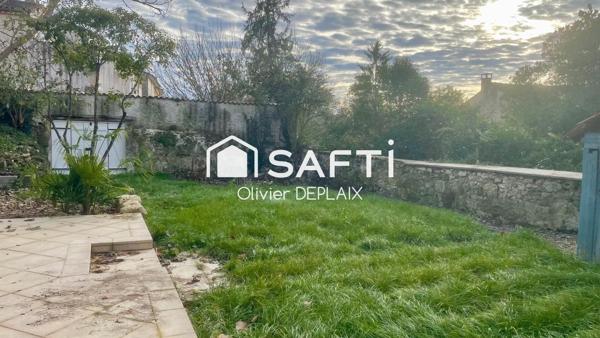Maison de ville rénovée 135 M2 avec jardin à Mezin