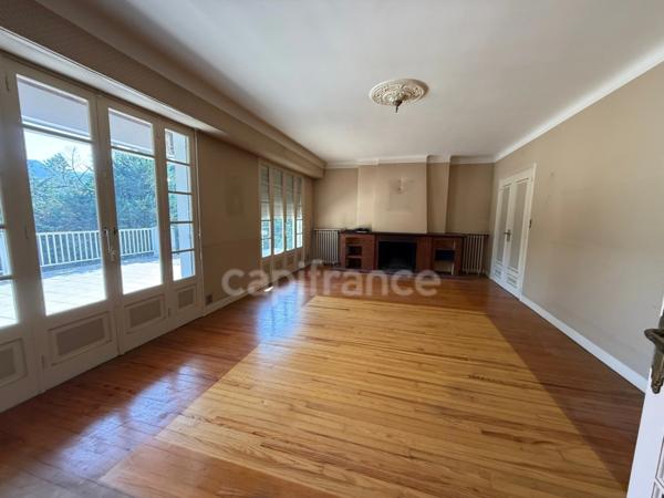 Grande maison avec 2 appartements