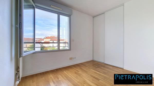 CLIMATISABLE - Appartement T5 105 m² avec terrasse, box double possible