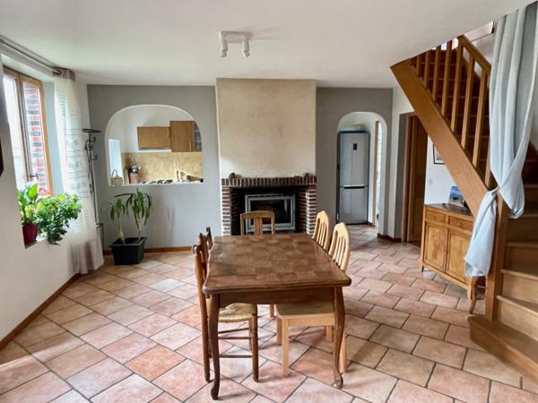 Maison
                                                                                                                                                                                                                                                                                                                        4 pièce(s)                                                                                                                                                                                                          3 chambre(s)                                                                                                                                                                                                          97  m²