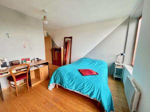 Maison
                                                                                                                                                                                                                                                                                                                        4 pièce(s)                                                                                                                                                                                                          3 chambre(s)                                                                                                                                                                                                          97  m²