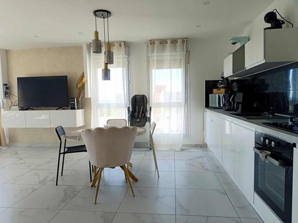 Appartement Port De Bouc 3 pièce(s) 70 m2 Place de parking