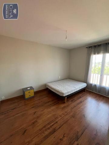 Appartement à louer 3 pièces 69.86m² Albi (81000)