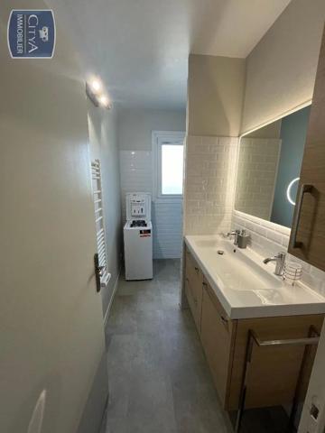 Appartement à louer 3 pièces 69.86m² Albi (81000)