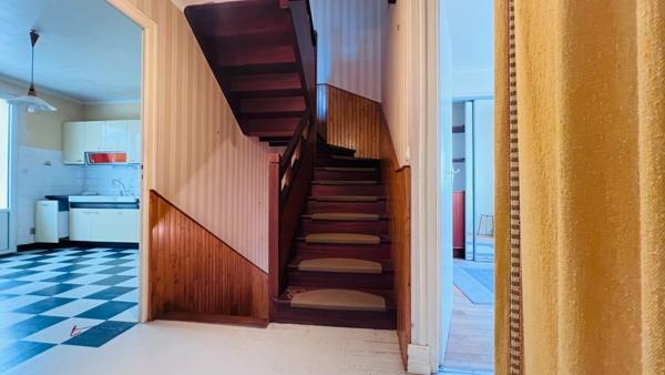 Département Finistère (29) – À vendre à Quimper : Maison T6 de 116 m² habitable (142 m² utiles) sur un terrain de 354 m² avec garage.