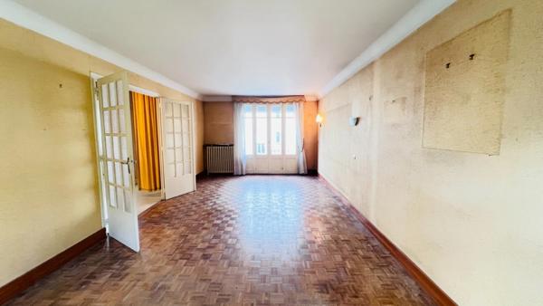 Département Finistère (29) – À vendre à Quimper : Maison T6 de 116 m² habitable (142 m² utiles) sur un terrain de 354 m² avec garage.