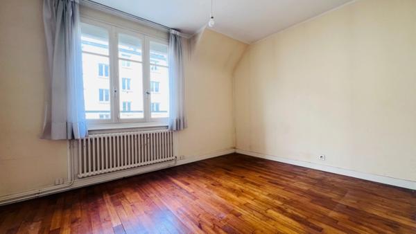 Département Finistère (29) – À vendre à Quimper : Maison T6 de 116 m² habitable (142 m² utiles) sur un terrain de 354 m² avec garage.
